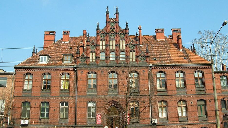 Wrocław. Ruszył proces byłego rektora Uniwersytetu Medycznego. Jest oskarżony o przekroczenie uprawnień i niedopełnienie obowiązków