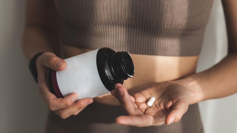 Kreatyna od lat cieszy się opinią jednego z najskuteczniejszych i najlepiej przebadanych suplementów na rynku