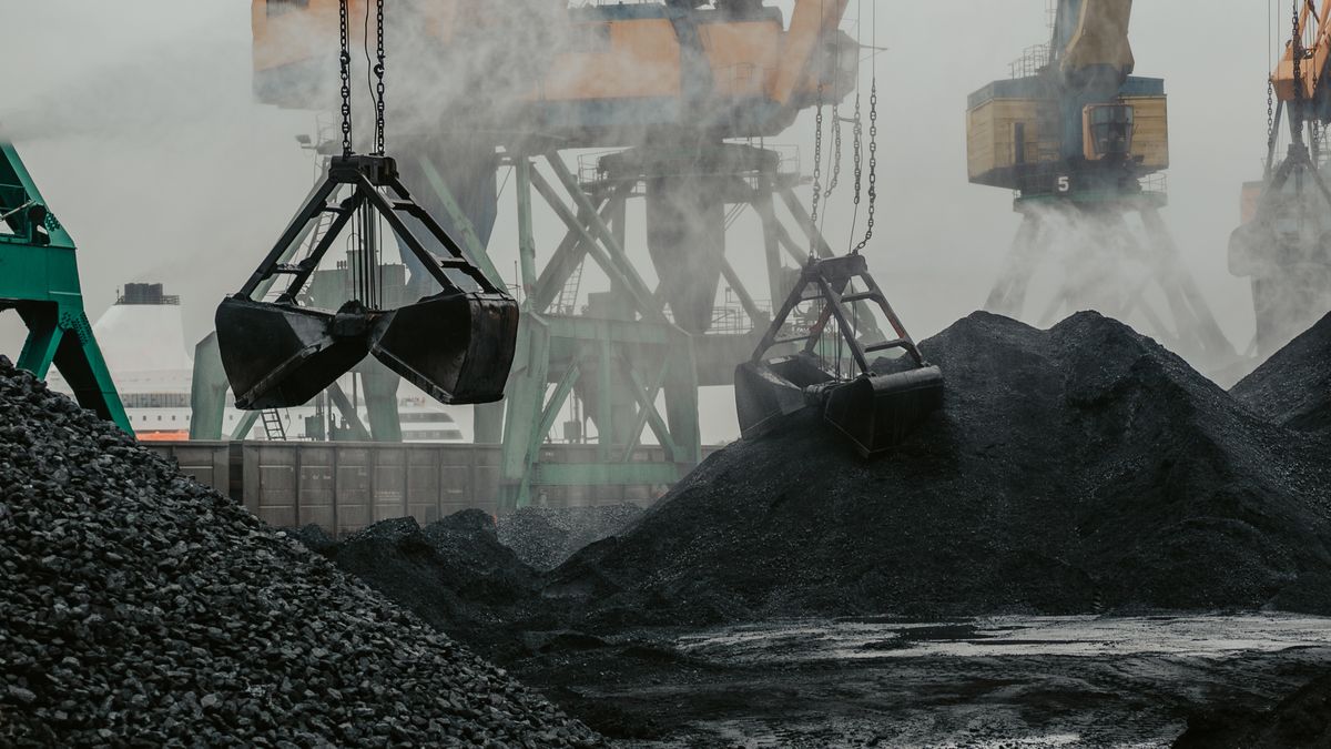 Rośnie ilość węgla sprowadzanego drogą morską do Europy. Popytowi może zagrozić to, że gaz tanieje