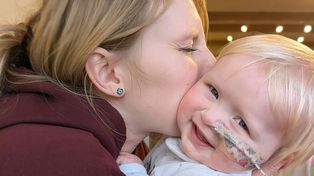 Spała nawet 21 godzin na dobę. "Wciąż czekamy na diagnozę"