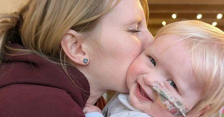 Spała nawet 21 godzin na dobę. "Wciąż czekamy na diagnozę"
