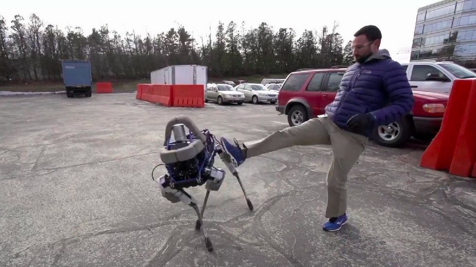 Spot – najnowszy robot od Boston Dynamics. Ta maszyna ma powody do buntu! 1