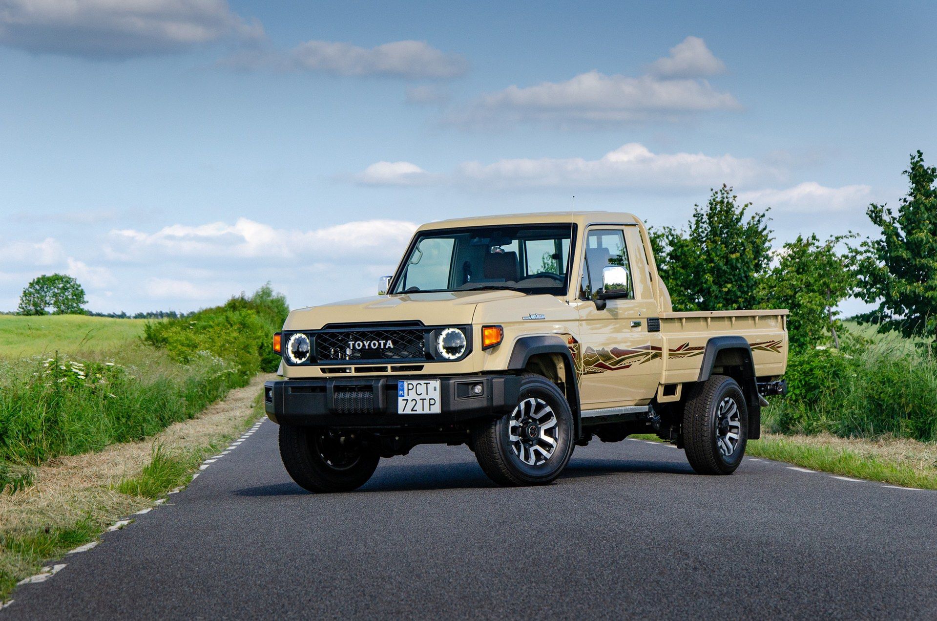 Toyota Land Cruiser 70
