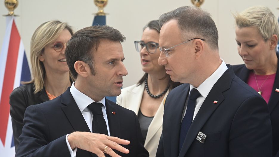 Andrzej Duda i Emmanuel Macron na szczycie klimatycznym COP28 w Dubaju