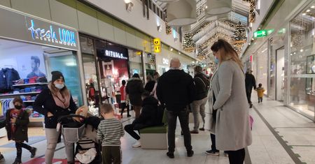 Koronawirus. Przez "blitz lockdown" Niemcy szturmują sklepy