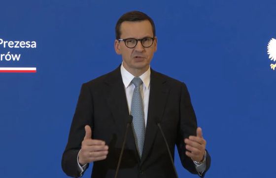 Morawiecki zamieścił zdjęcie ze szczątkami ofiar katastrofy smoleńskiej. „Historia oceni sprawiedliwie”
