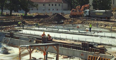 Przebudowa Placu Litewskiego. Prace przy nowej fontannie dobiegają końca