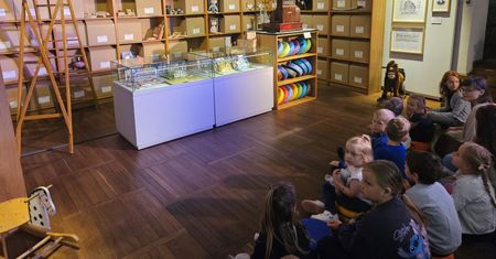 Poznań dla rodzin: niezwykła podróż w świat dawnych zabawek w Muzeum Sienkiewicza