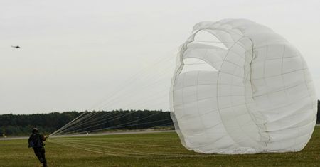 Spadochrony dla komandosów. Nowe informacje z prokuratury