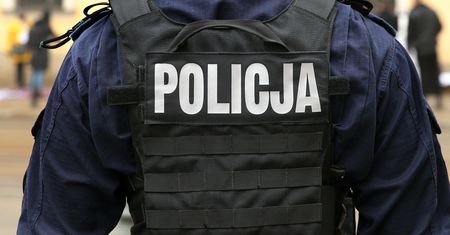 Katowice. Przynieśli trumnę do sanepidu. Policja wyprowadziła ich siłą