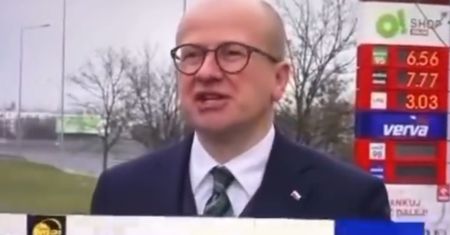 Ale wpadka! Poseł nie wiedział, co się dzieje za jego plecami