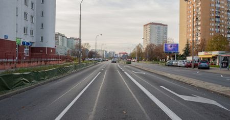Warszawa. "Obwodnica" Gocławia. Ulica Abrahama jak nowa