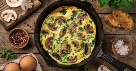 Omlet z pieczarkami – szybkie śniadanie pełne smaku