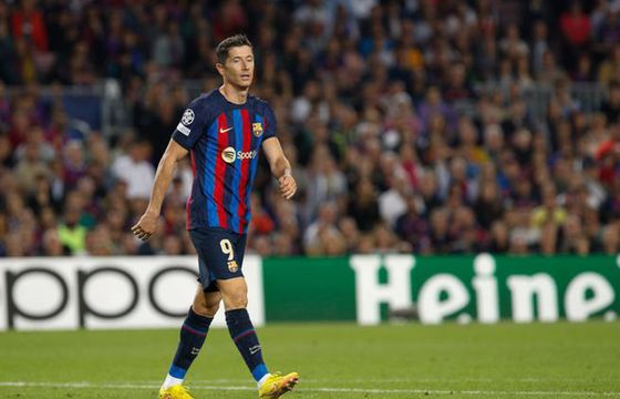 Robert Lewandowski z największym profilem na Facebooku, Mentzen zyskał najwięcej