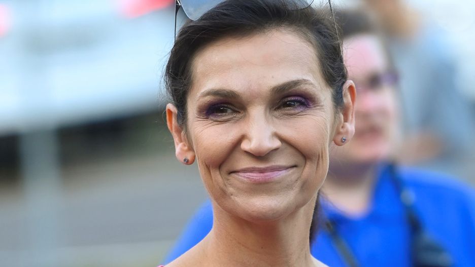 Olga Bończyk pokazała się w kolorowej mini 