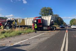 Tragiczny wypadek pod Lublinem. Zginął kierowca ciężarówki wiozącej jabłka