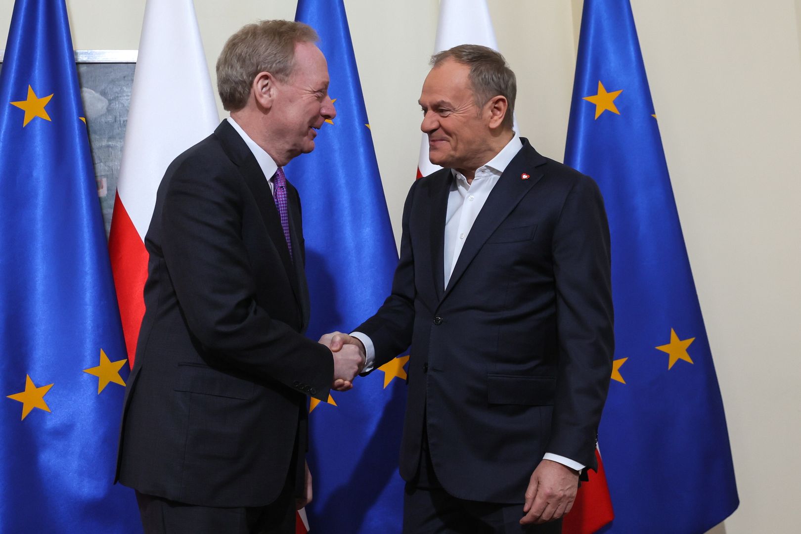 Donald Tusk, Brad Smith
Warszawa, 17.02.2025. Premier Donald Tusk (P) oraz prezydent i wiceprezes Microsoft Corporation Brad Smith (L) podczas powitania przed spotkaniem w siedzibie Kancelarii Prezesa Rady Ministr�w w Warszawie, 17 bm. (amb) PAP/Leszek Szyma�ski
Leszek Szyma�ski
bran�a informatyczna, firma, komputerowa, koncern, Microsoft, spotkanie, wizyta, polityk, polityka, szef rz�du