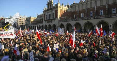 Manifestacje KOD w całej Polsce: transparenty, Konstytucja i… Darth Vader (ZDJĘCIA)