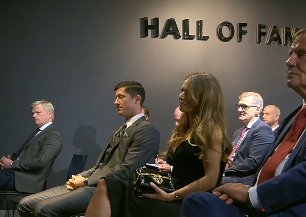 Anna Lewandowska wspiera Robert podczas odbierania Złotego Buta 