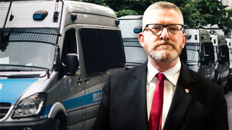Grzegorz Braun wtargnął do szpitala w Oleśnicy