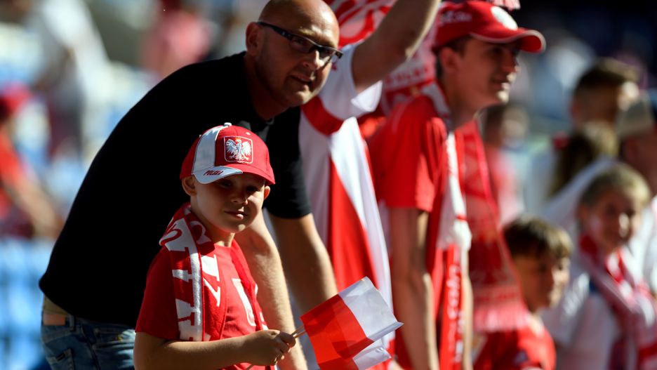 Poznań, 08.06.2021. Kibice przed piłkarskim meczem towarzyskim reprezentacji Polski i Islandii, na Stadionie Miejskim, 8 bm. (paw) PAP/Jakub Kaczmarczyk