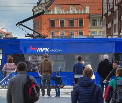 Koronawirus. Zmiany w MPK Wrocław. Kierowcy i motorniczy będą otwierać drzwi