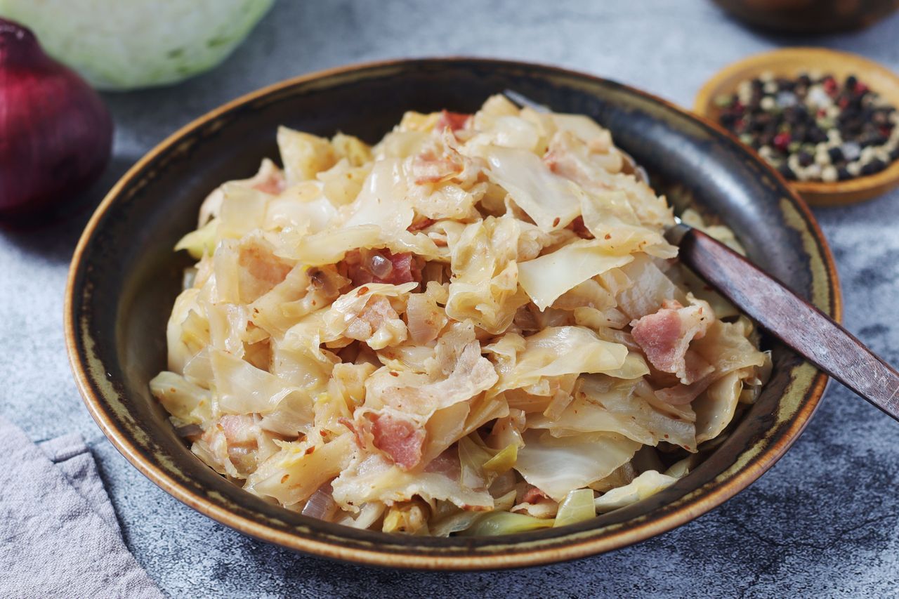 Biorę kapustę i twaróg. Po chwili mam danie, które pomaga zachować płaski brzuch