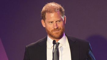 Książę Harry znowu uderza w rodzinę królewską. Porównał ich do serialu