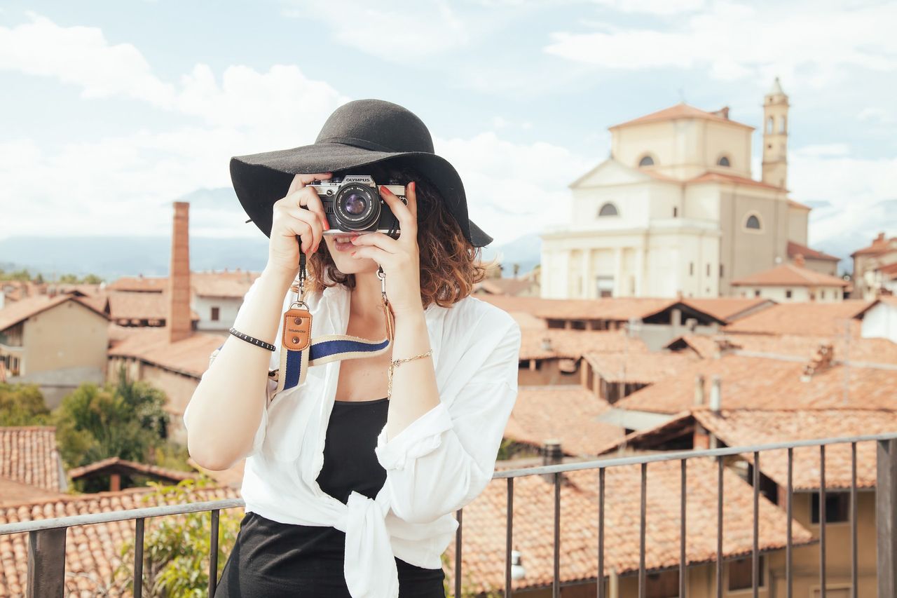 Simple tricks to take stunning Instagram-worthy photos under the sun