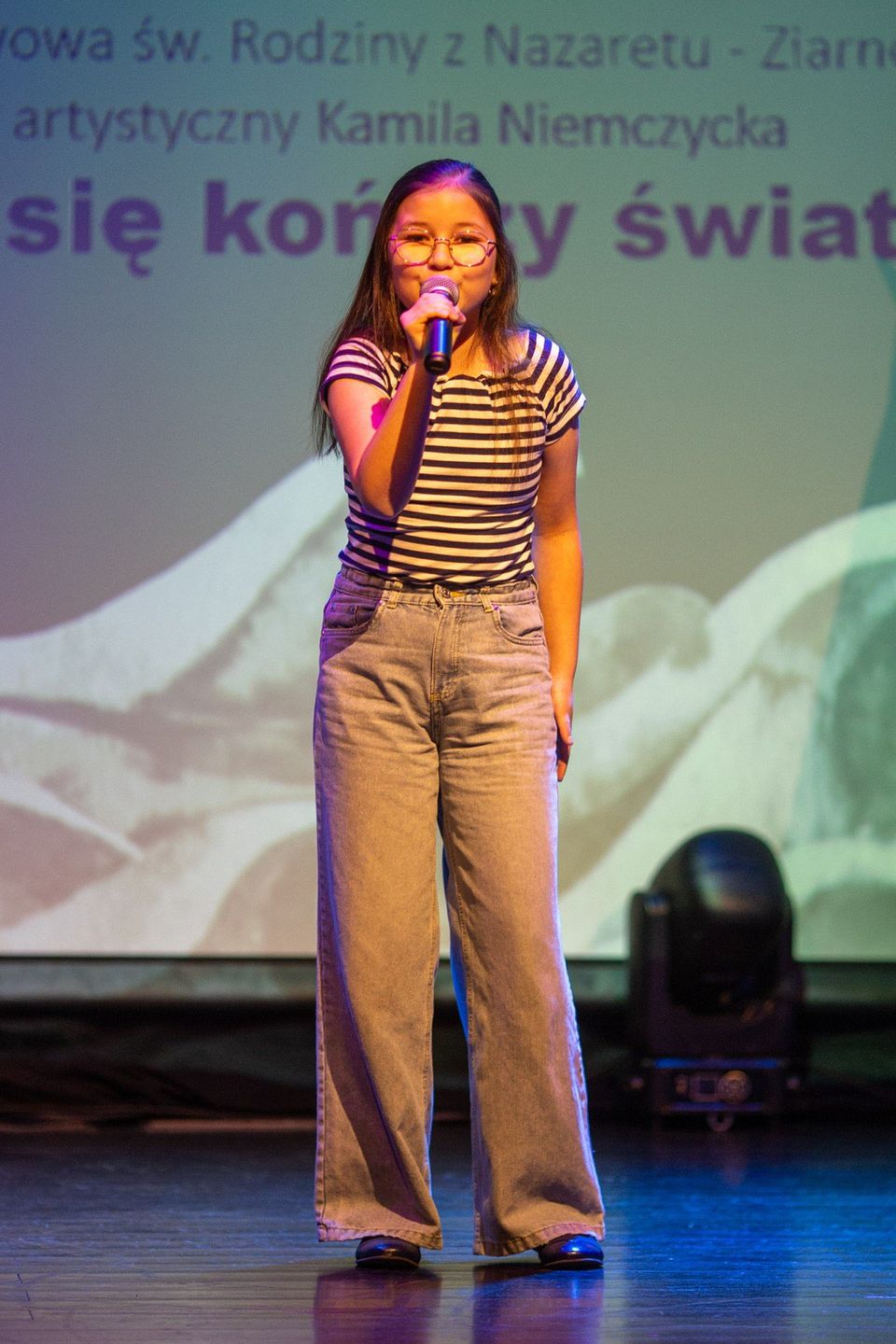 W Centrum Kultury i Promocji w Kobylnicy odbyła się Gala Finałowa XI Pomorskiego Festiwalu Piosenki Marynistycznej &#34;Marina 2025&#34;. Na scenie zaprezentowali się młodzi wykonawcy - zarówno soliści, jak i zespoły.