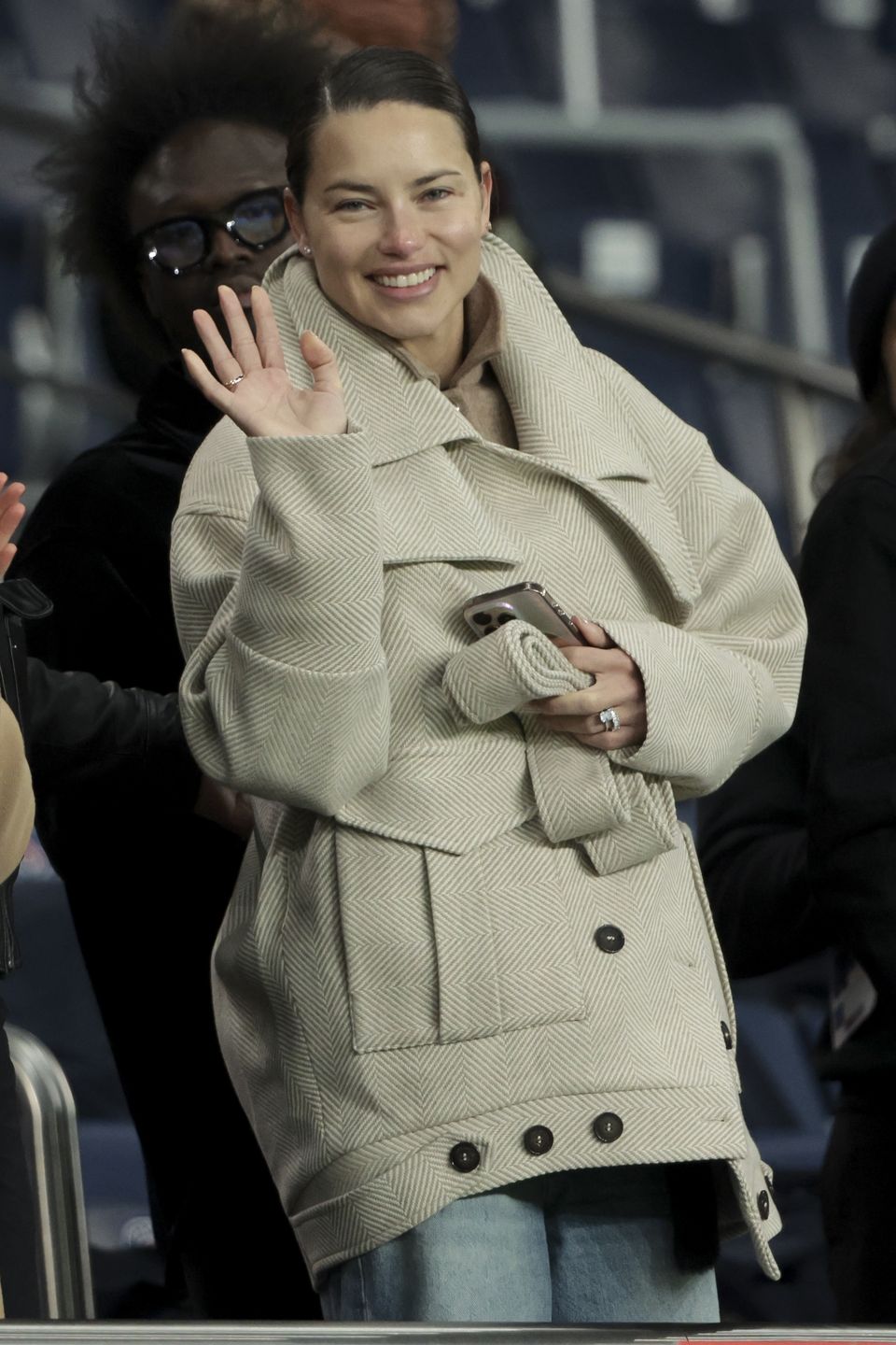 Pozbawiona makijażu Adriana Lima kibicuje ulubionej drużynie 