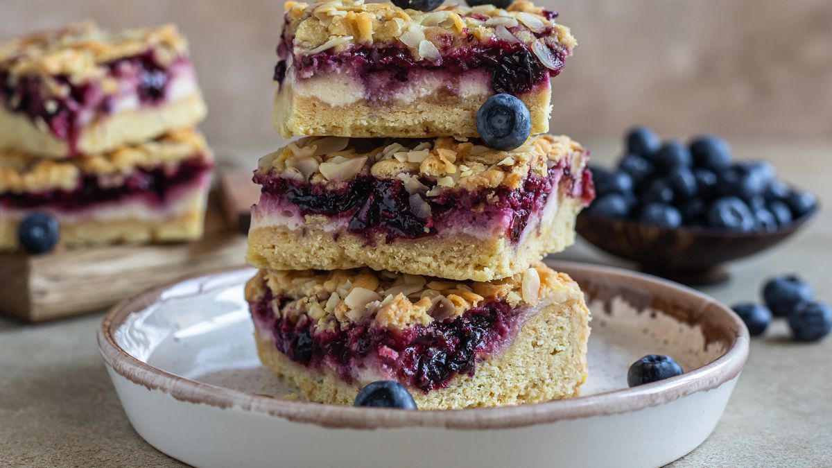 Beza i borówki świetnie sprawdzają się w cieście 