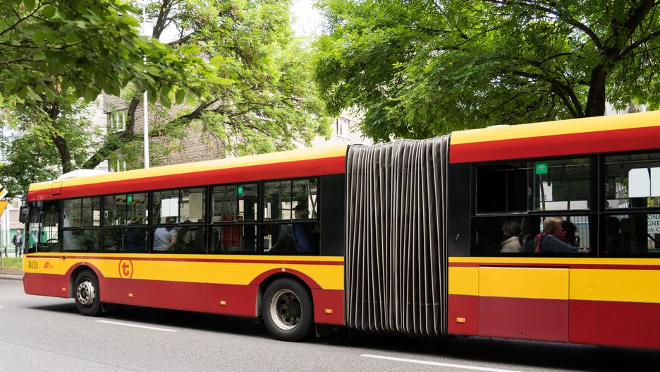 autobus komunikacja miejska autobusy warszawa przystanek