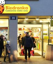 Już nie kupisz michałków w Biedronce? Dyskont kupuje coraz mniej od firmy Wawel