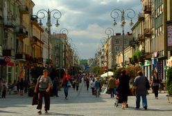 Brak łazienki, lodówki czy pralki. Z takimi problemami borykają się polskie rodziny