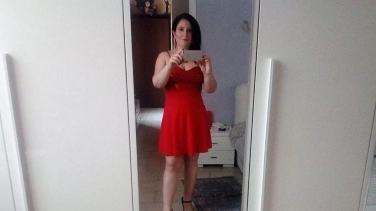 Zostawiła półtoraroczną córkę samą w domu i wyjechała do znajomego poznanego na Tinderze