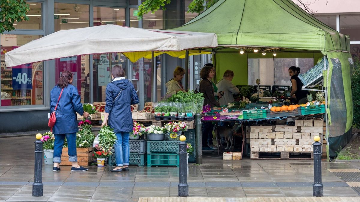 Większość handlarzy z targowisk spłaca zobowiązania na czas.