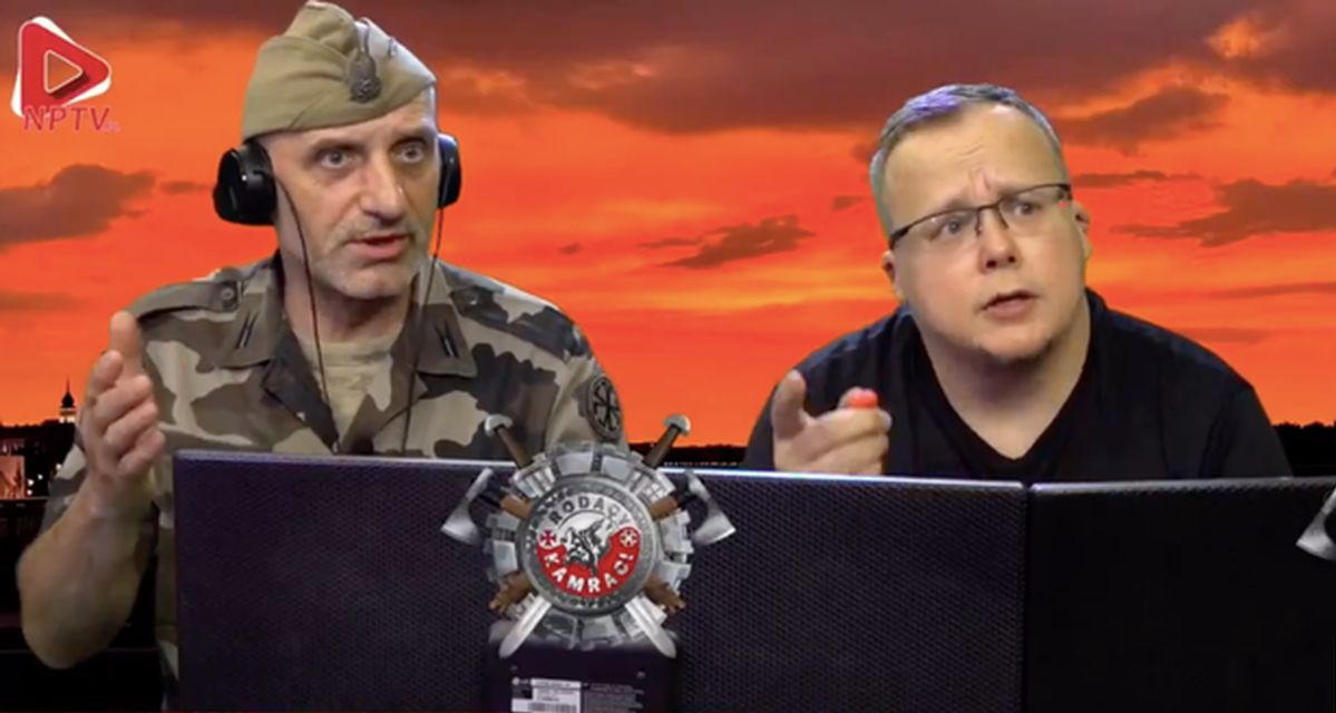 Aleksander Jabłonowski i Marcin Osadowski w momencie, gdy ich program przerywa właściciel mieszkania 