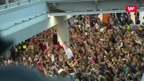 MŚ 2018. Tłumy kibiców przywitały polskich siatkarzy na lotnisku. Zobacz nagranie