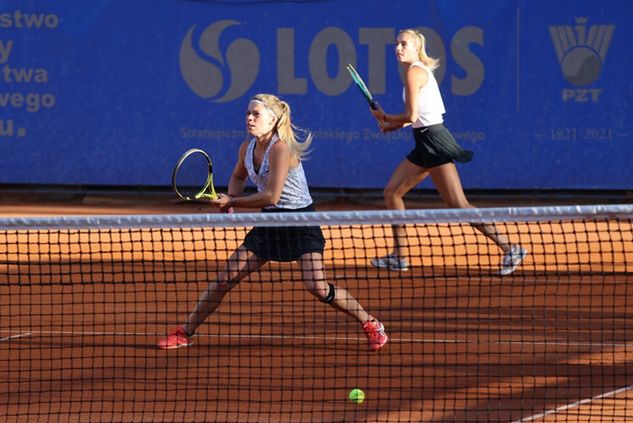 Marcelina Podlińska i Wiktoria Rutkowska wygrały turniej debla kobiet (foto: PZT)