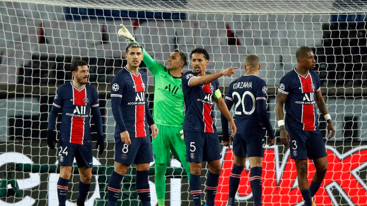 PAP/EPA / YOAN VALAT / Na zdjęciu: piłkarze Paris Saint-Germain