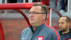 Michniewicz i zwycięskie cygaro. "Ładnie się trener bawi, a my w pokojach"
