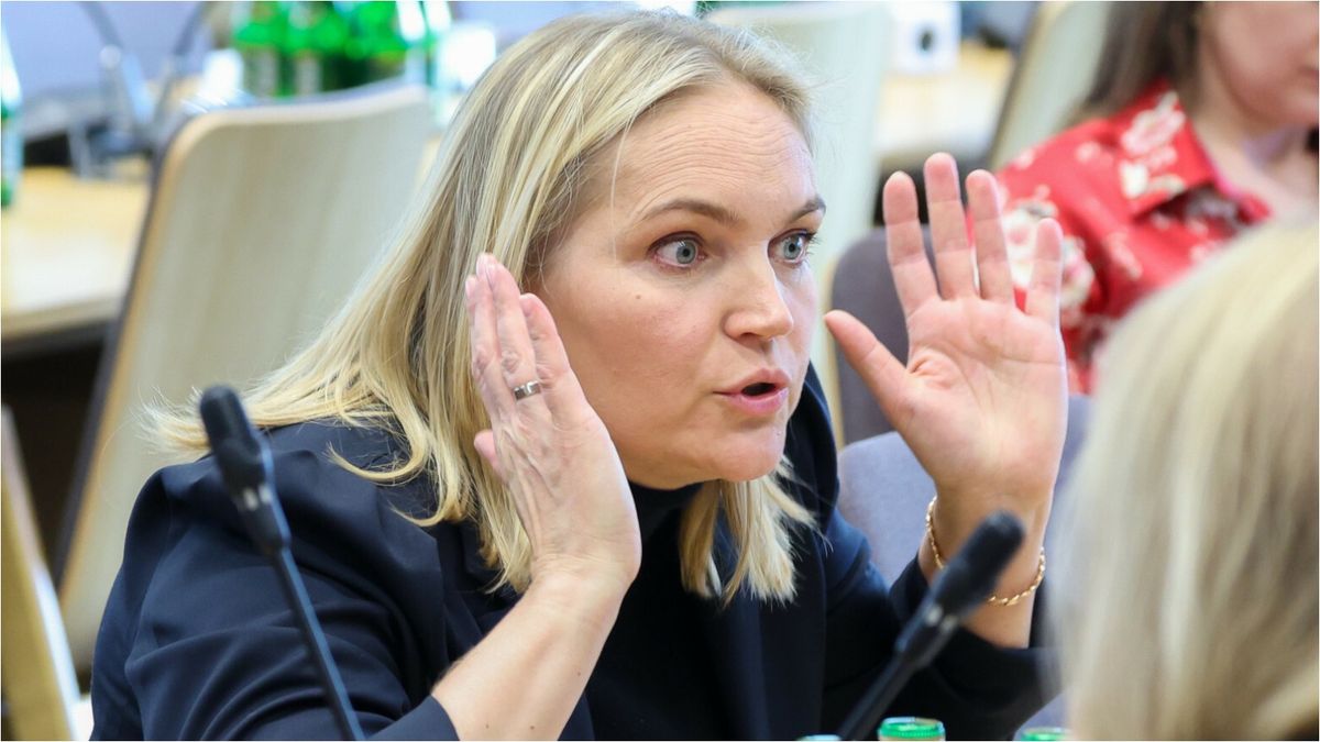 Dominika Chorosińska tłumaczy się ze szczekania w Sejmie