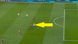 I znów to samo. Piłkarz Barcelony wyleciał z boiska