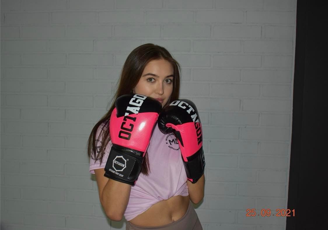 Julia Szaniawska trenuje boks
