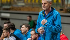 Trener Krzysztof Kotwicki stracił kilka lat kariery, teraz może puścić związek piłki ręcznej z torbami