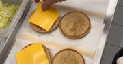 Tak robią burgery w McDonaldzie. W sieci burza