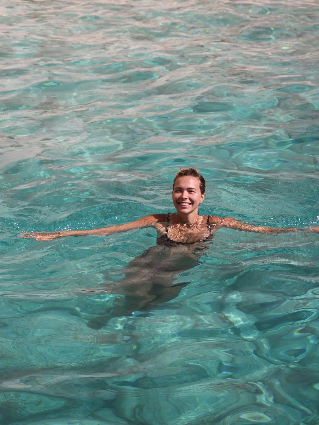 Sandra Kubicka w bikini na Zakynthos