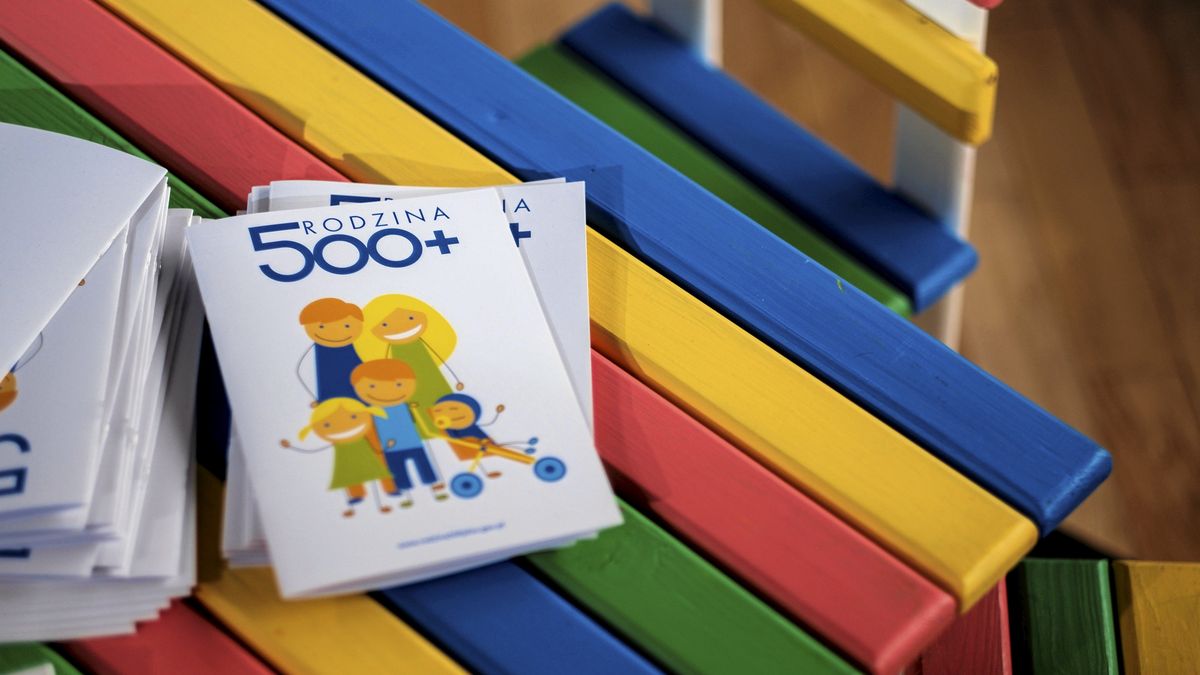 Artur Soboń przyznał, że warto rozmawiać o wprowadzeniu progów dochodowych w programie Rodzina 500 plus 