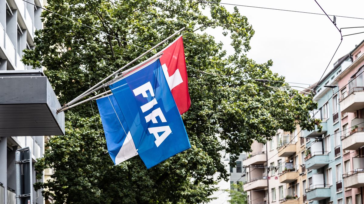 Kontrowersyjny pomysł FIFA. "To nie są towary na handel"